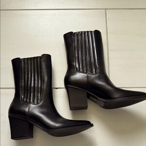 *NEW Black Leather Boots Western Style